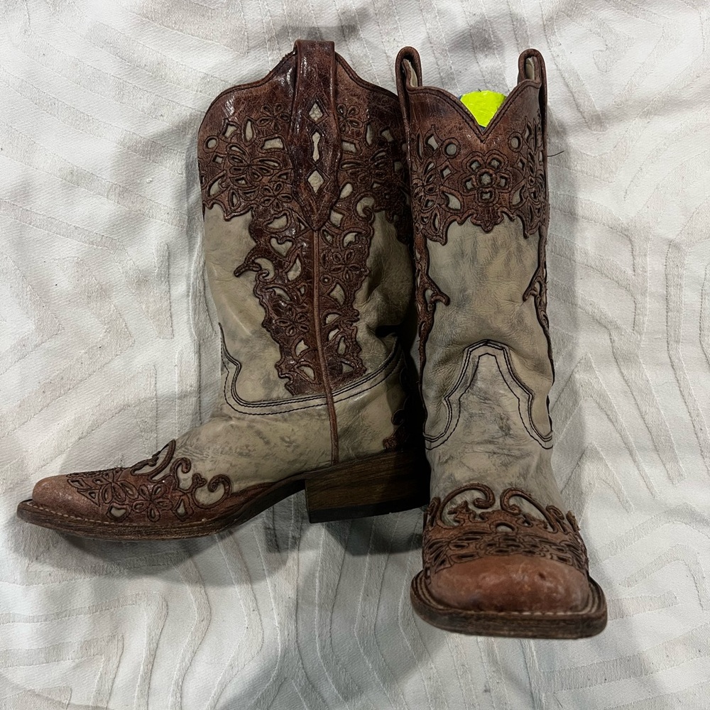 Corral Laser Cut Boot 6B